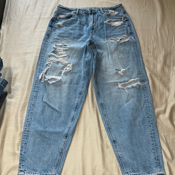 American Eagle Outfitters Denim - American Eagle Relaxed Mom Jean | Size 6 Regular